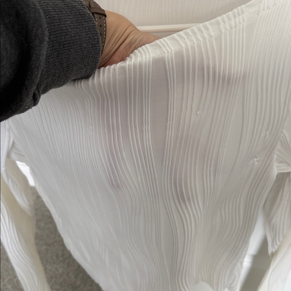 Elegant White Long Sleeve Top - Picture 2 of 5